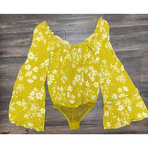 Free People One On One Date Bodysuit Marigold Yellow Floral Bell Sleeve XS Boho - Picture 4 of 14